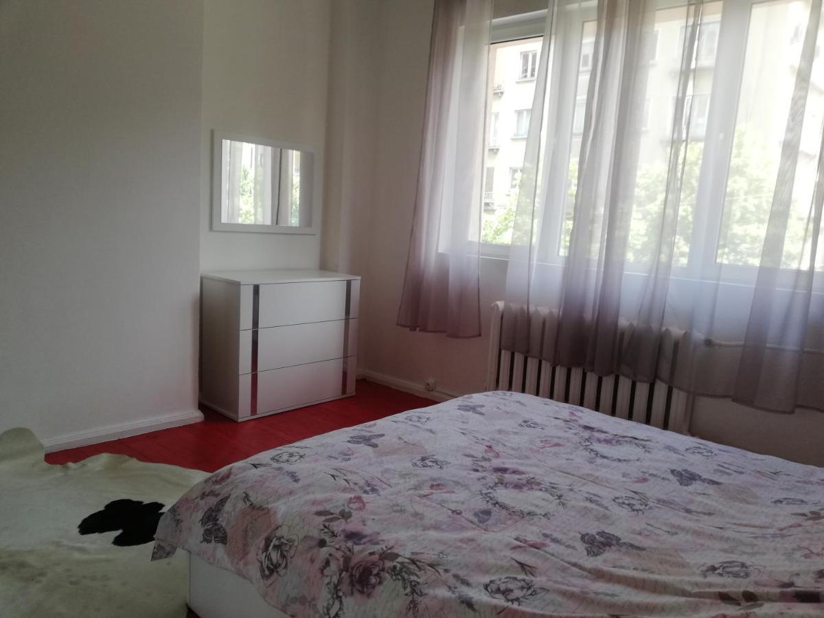 Top Center Cozy And Spacious Apartment Sofia Eksteriør bilde