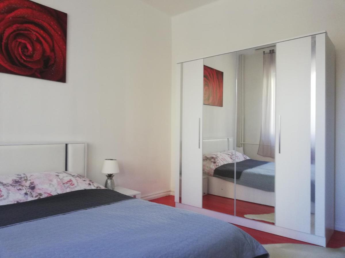 Top Center Cozy And Spacious Apartment Sofia Eksteriør bilde