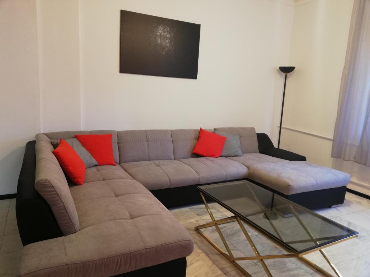 Top Center Cozy And Spacious Apartment Sofia Eksteriør bilde